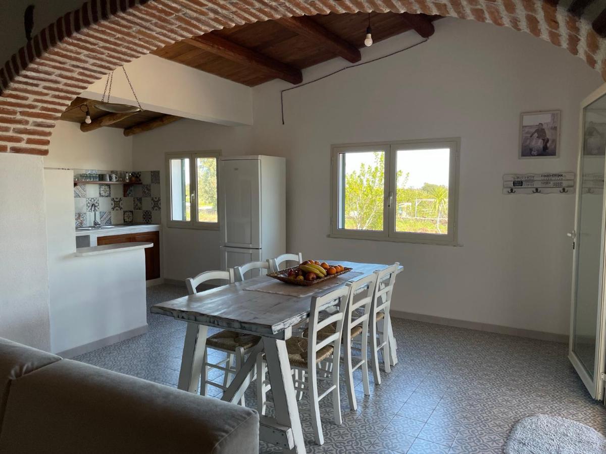 Casa Vacanze Gollei, Орозей Екстер'єр фото