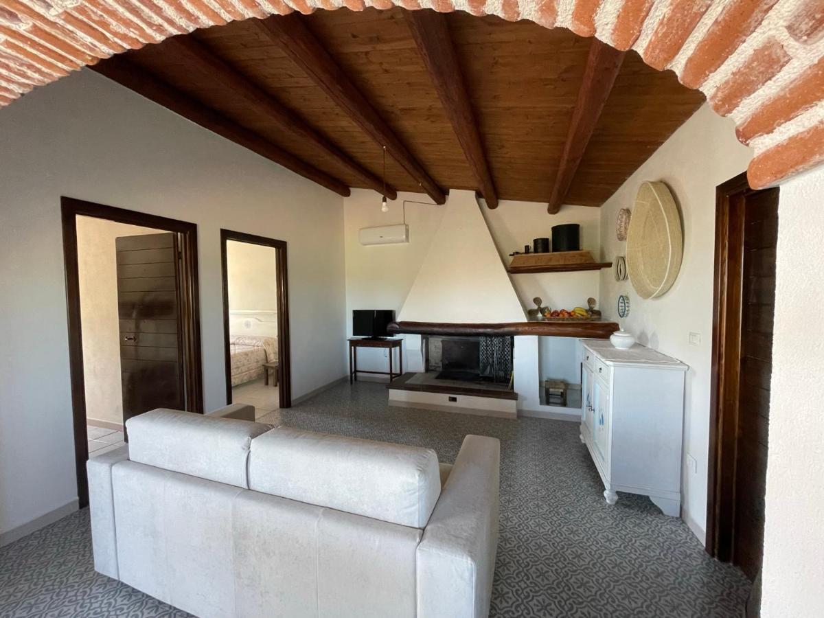 Casa Vacanze Gollei, Орозей Екстер'єр фото