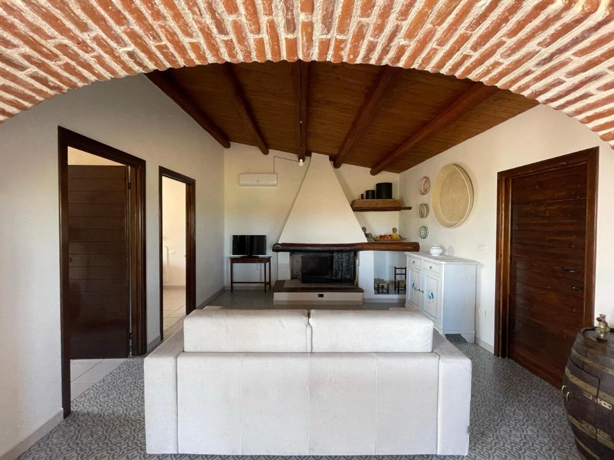 Casa Vacanze Gollei, Орозей Екстер'єр фото