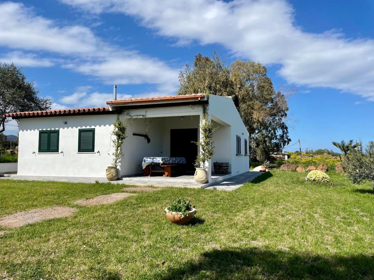 Casa Vacanze Gollei, Орозей Екстер'єр фото