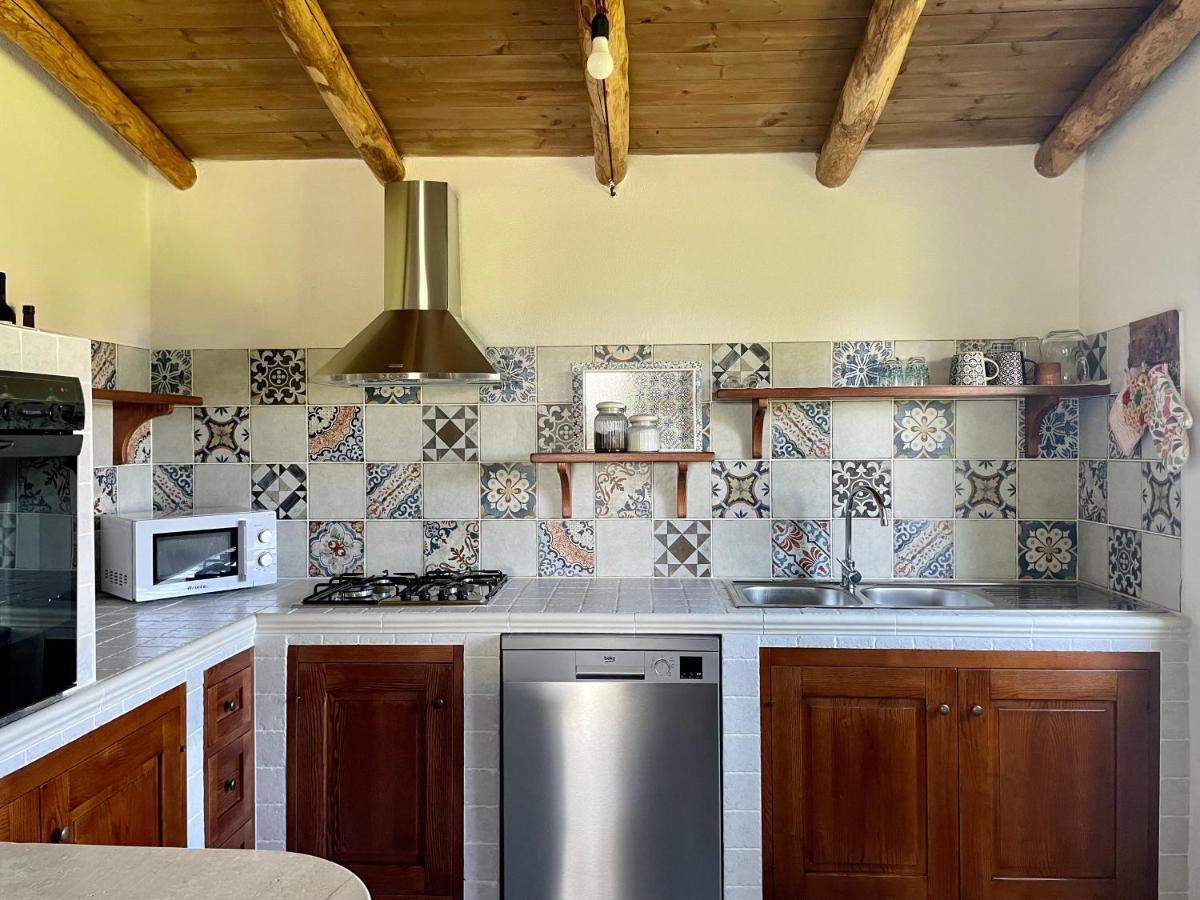 Casa Vacanze Gollei, Орозей Екстер'єр фото