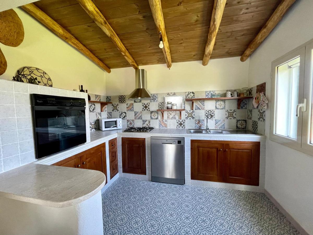 Casa Vacanze Gollei, Орозей Екстер'єр фото